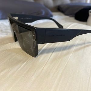 Louis Vuitton Sunglasses. Only wore once. Excellent condition!